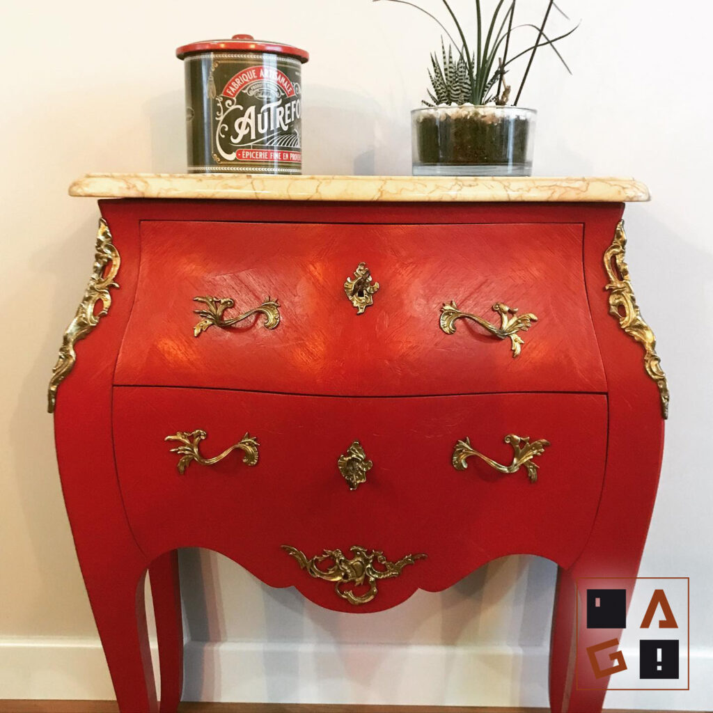 Commode style Louis XV peinte en rouge apres aérogommage Gujan Mestras